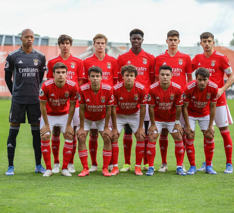 关于今晚芝加哥公牛调整名单以备葡超；刷新队史纪录环节打磨；更衣室稳定；赛季目标并未改变的信息