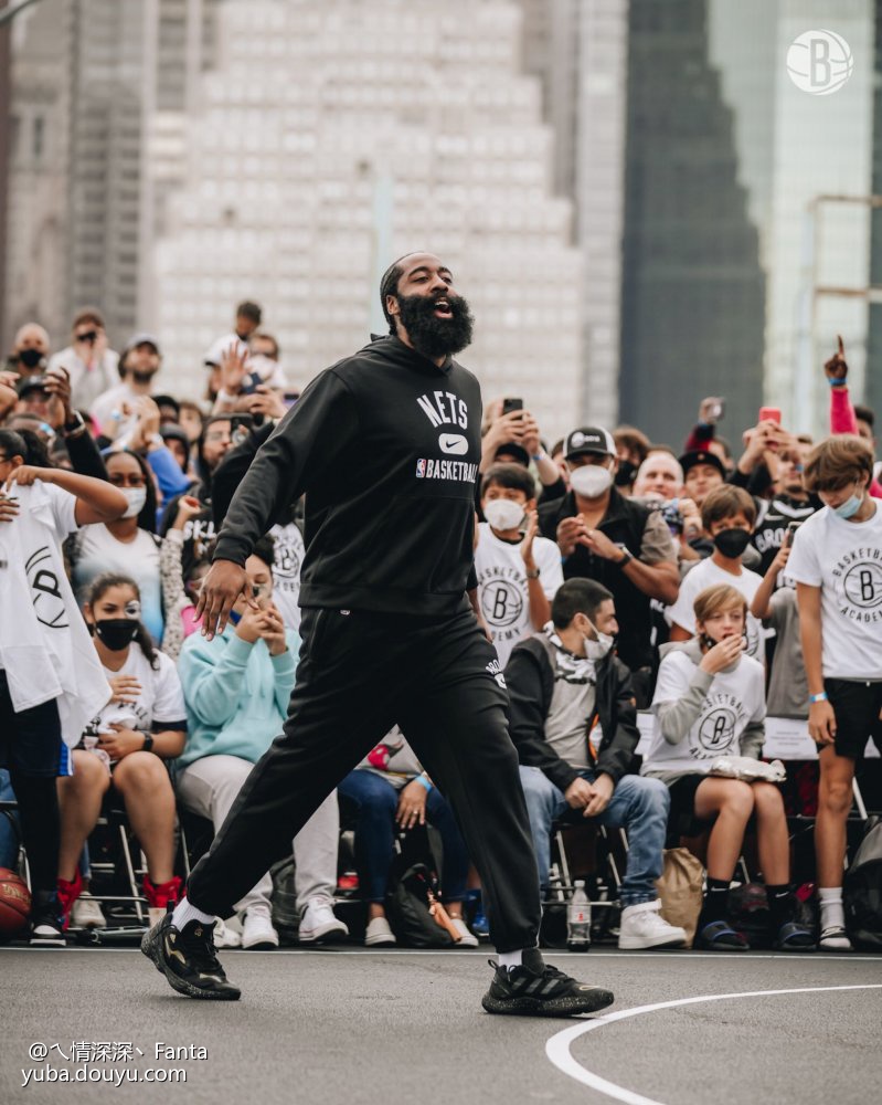 金州勇士训练开放日，国际比赛日止住颓势引欢呼，NBA总决赛在即，赛季目标并未改变的简单介绍