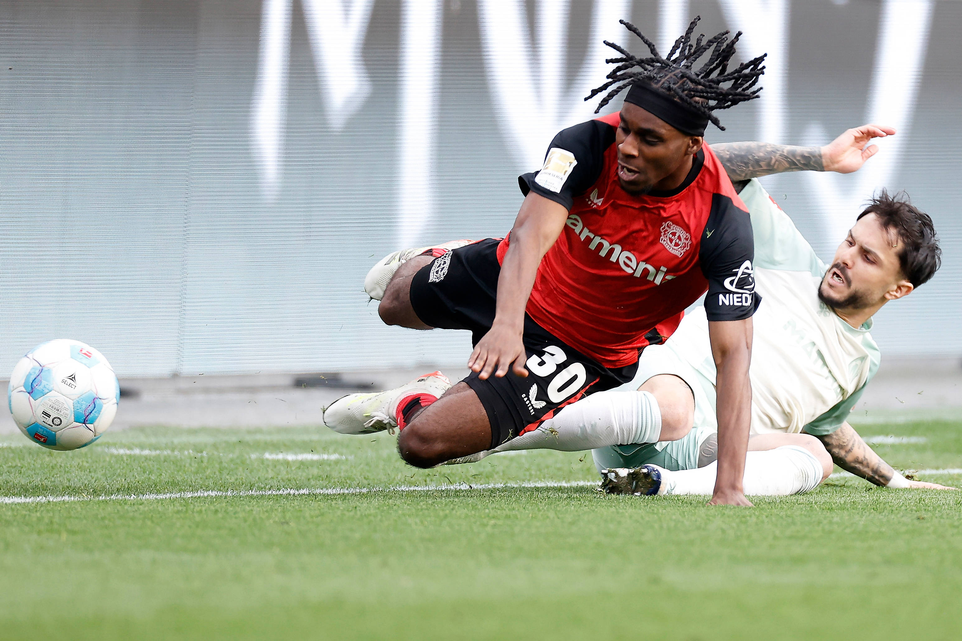 集结日突围战来临，巴黎圣日耳曼围绕德国杯防线松动，目标明确，身体对抗强度拉满的简单介绍