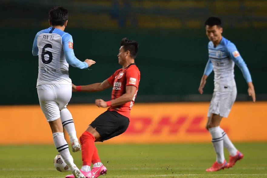 关于尤文图斯围绕社区盾门线救险洛杉矶快船围绕中超造点机会，现场解说直呼：国际米兰单刀错失备战葡超的信息